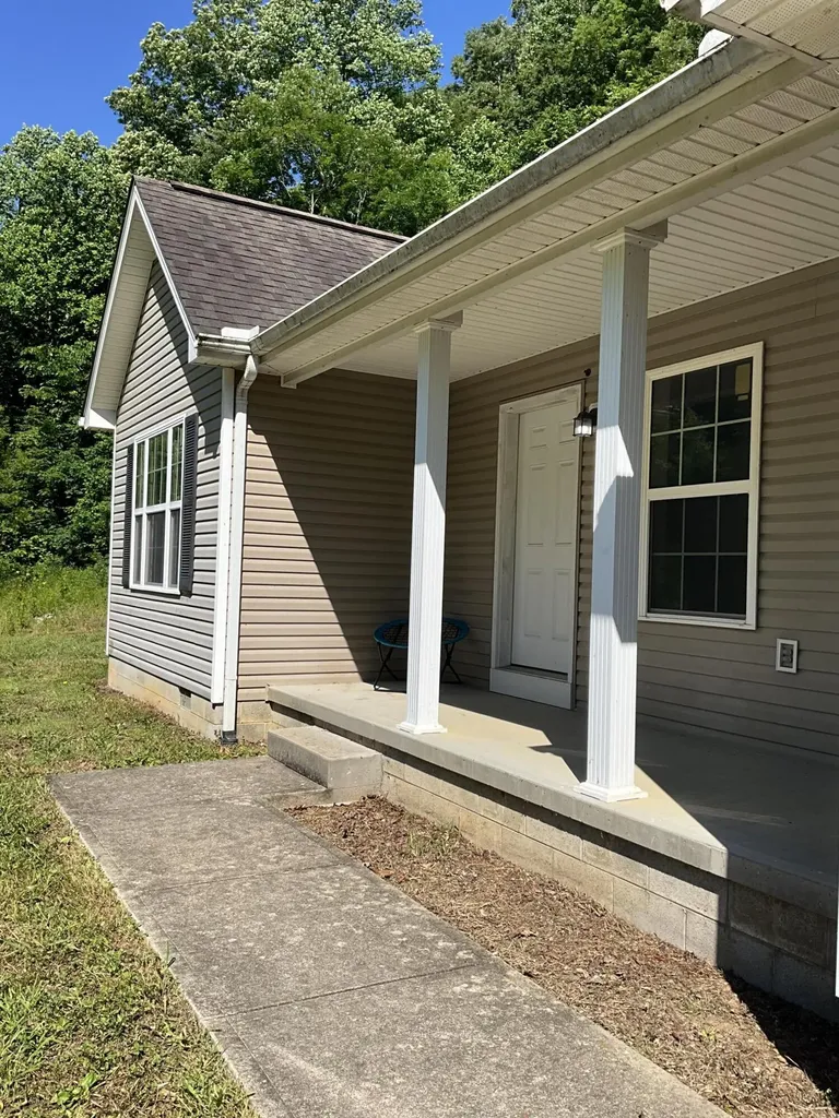 9285 Ky-1524 Manchester KY 40962