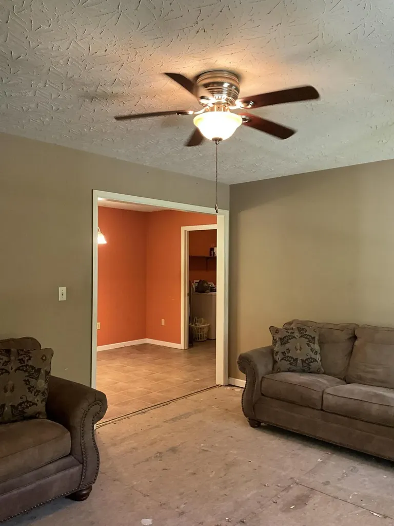 9285 Ky-1524 Manchester KY 40962