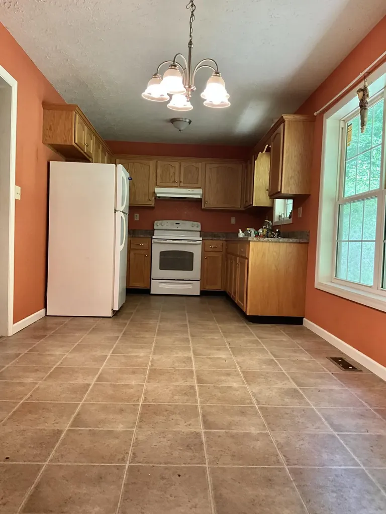 9285 Ky-1524 Manchester KY 40962