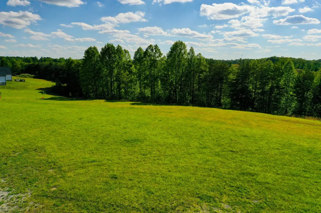 2000 Old Hare Road East Bernstadt KY 40729