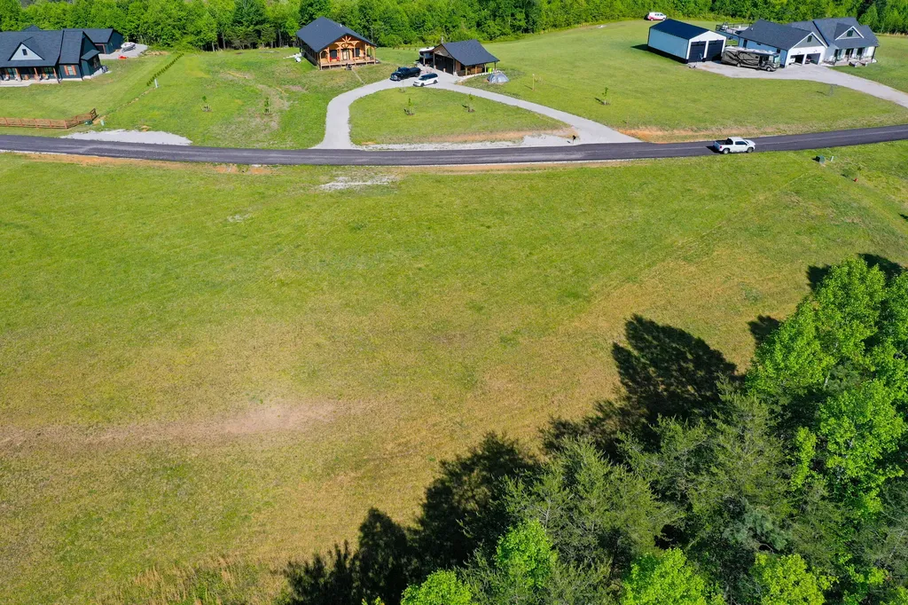 2000 Old Hare Road East Bernstadt KY 40729