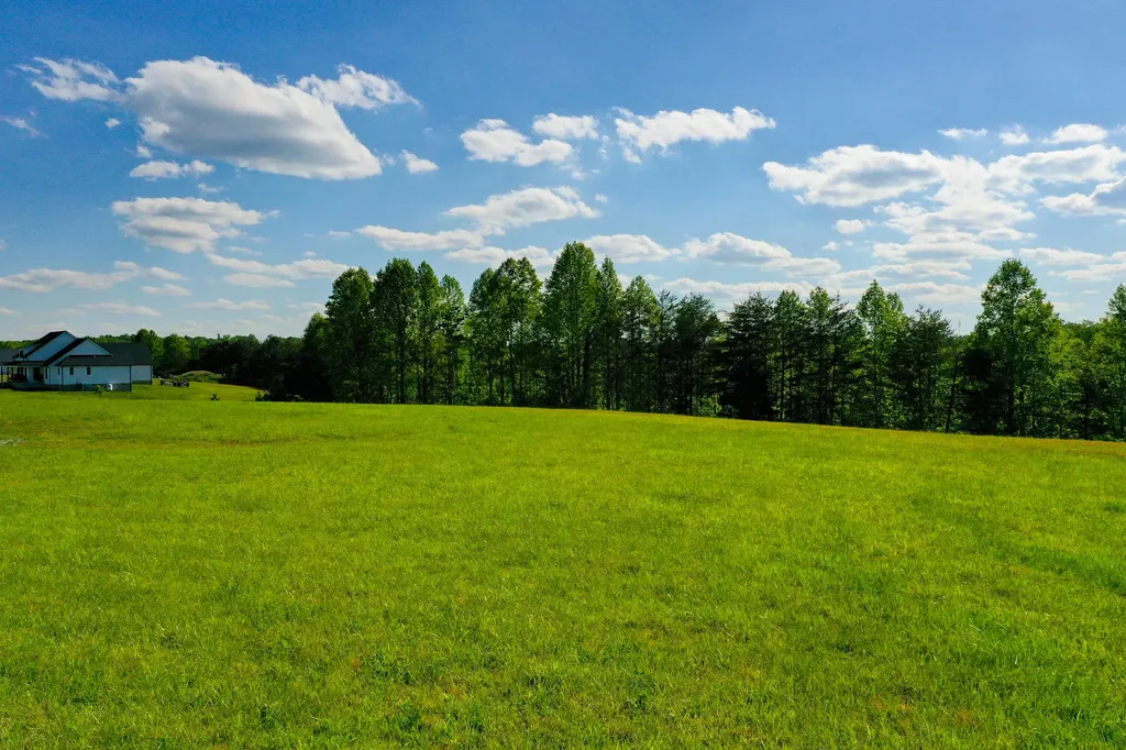 2000 Old Hare Road East Bernstadt KY 40729