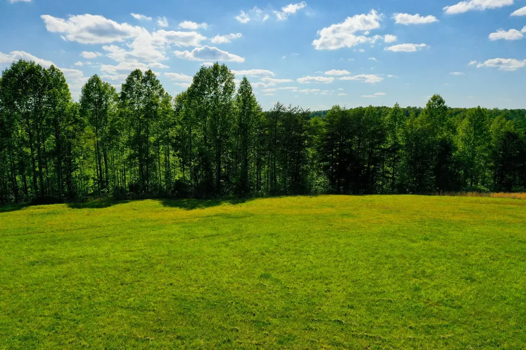 2000 Old Hare Road East Bernstadt KY 40729