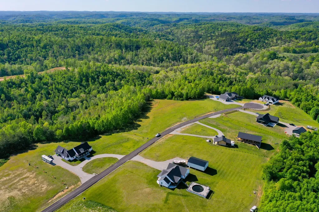 2000 Old Hare Road East Bernstadt KY 40729