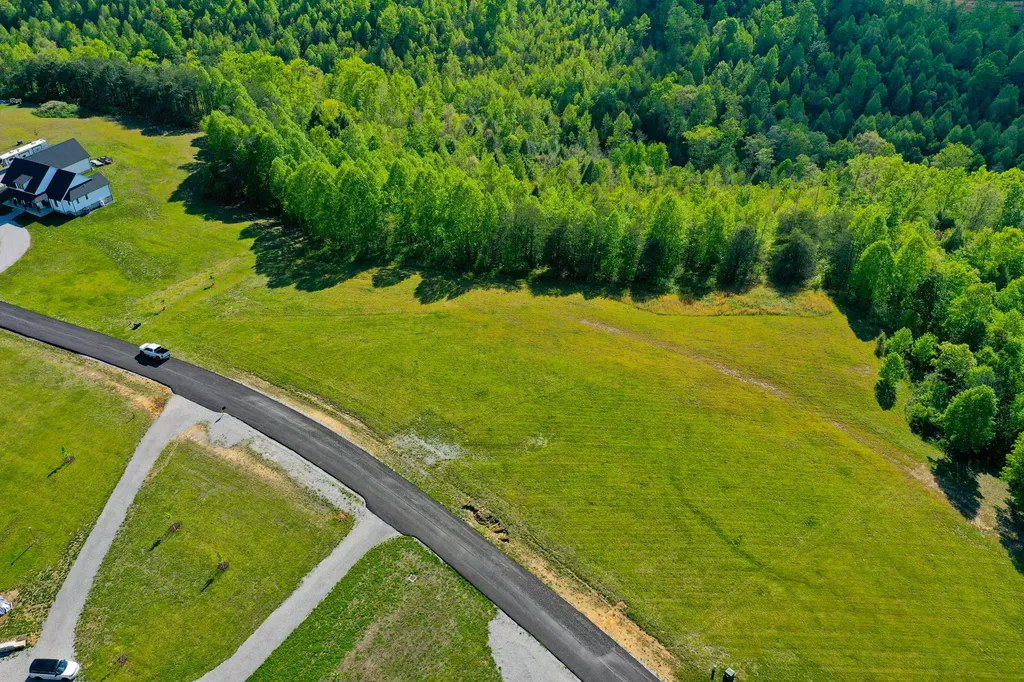 2000 Old Hare Road East Bernstadt KY 40729