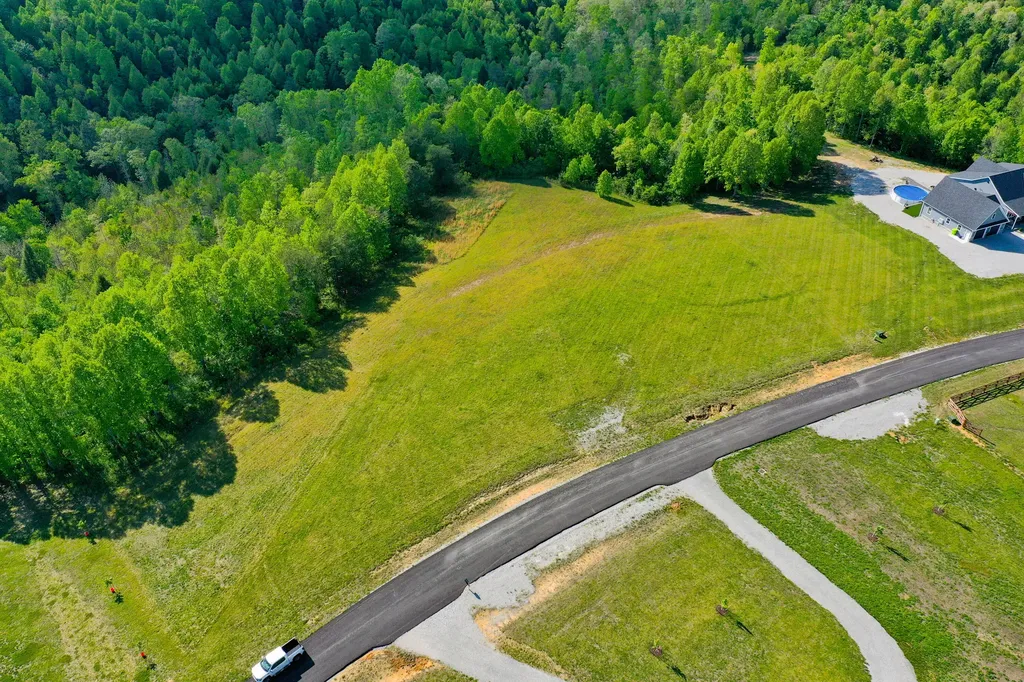 2000 Old Hare Road East Bernstadt KY 40729