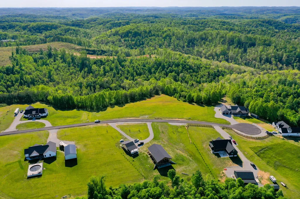 2000 Old Hare Road East Bernstadt KY 40729