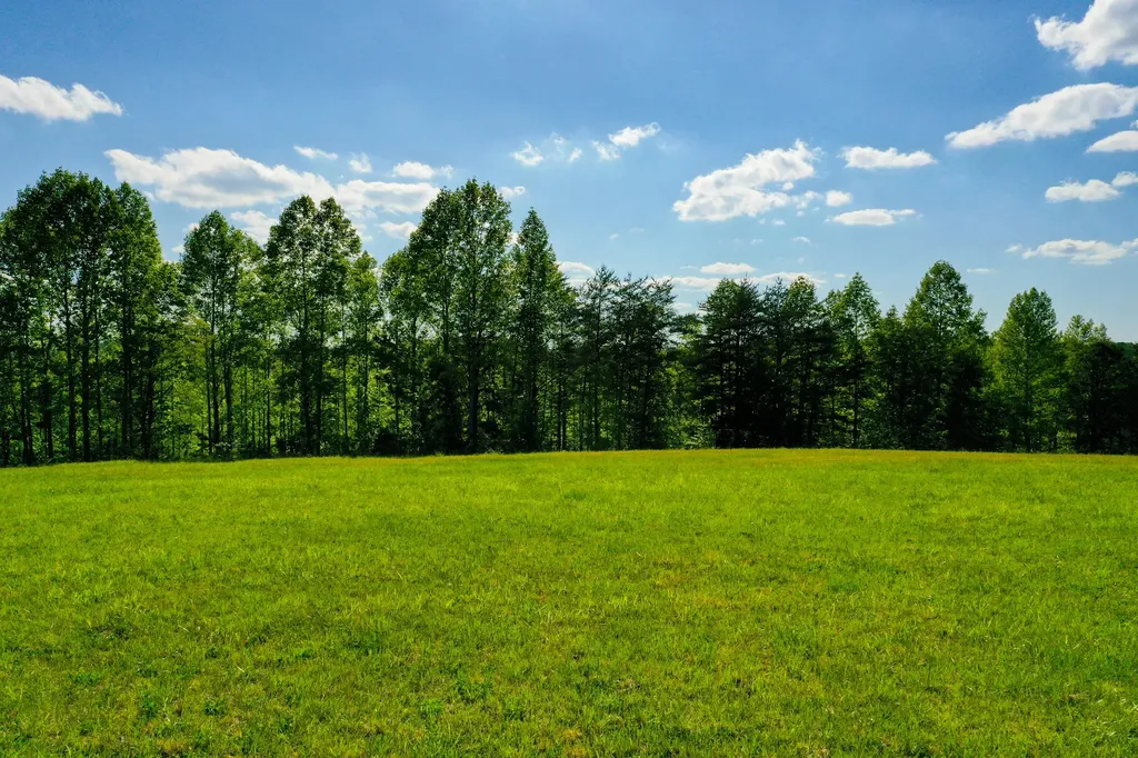 2000 Old Hare Road East Bernstadt KY 40729