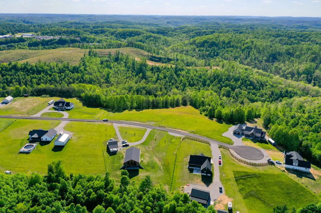 2000 Old Hare Road East Bernstadt KY 40729