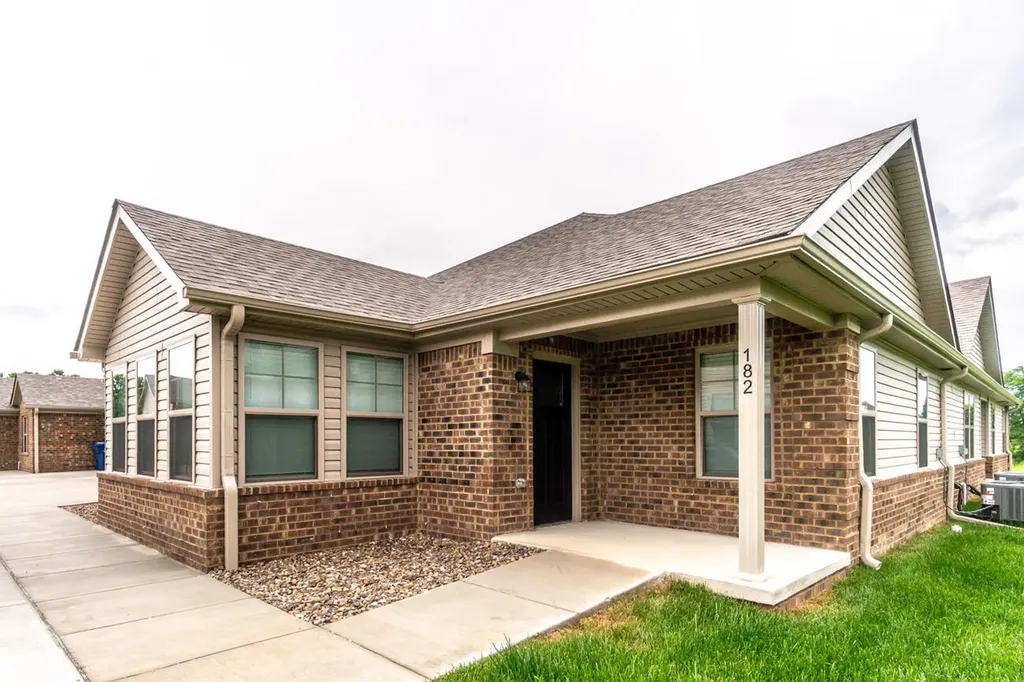 182 Garden Gate Drive Berea KY 40403