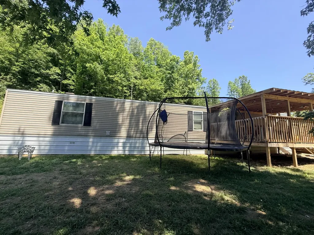 4627 Highway 437 West Liberty KY 41472