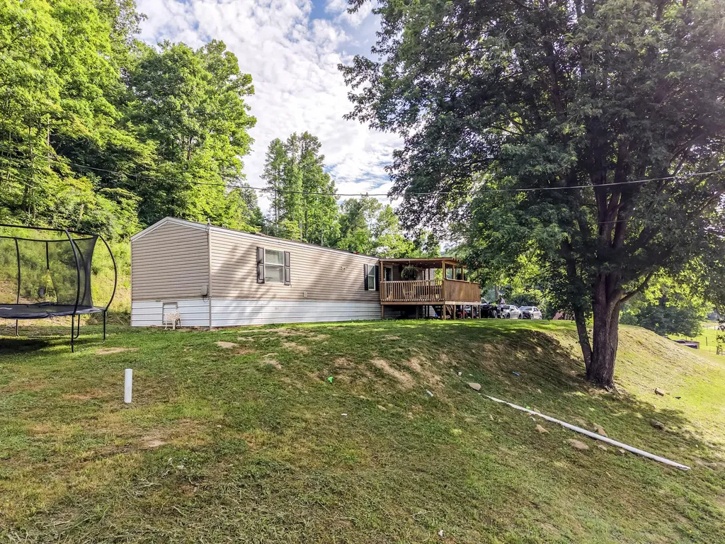 4627 Highway 437 West Liberty KY 41472