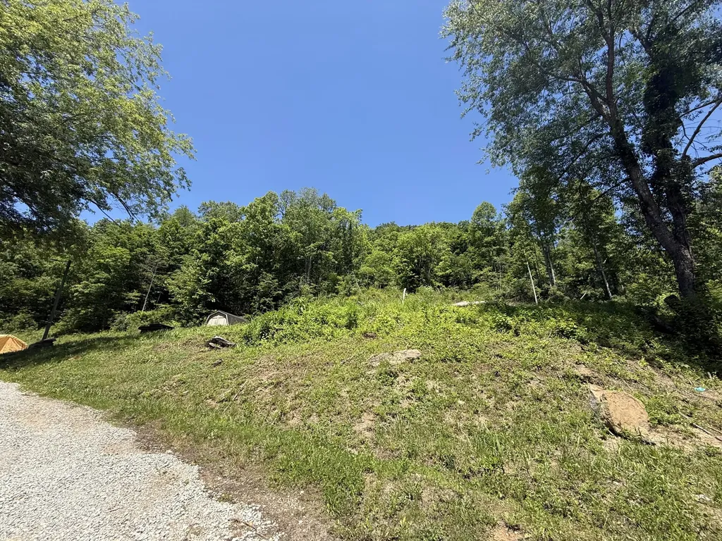 4627 Highway 437 West Liberty KY 41472