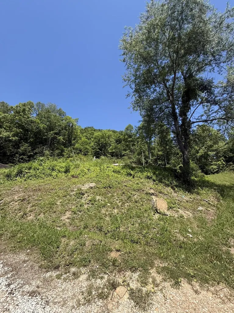 4627 Highway 437 West Liberty KY 41472