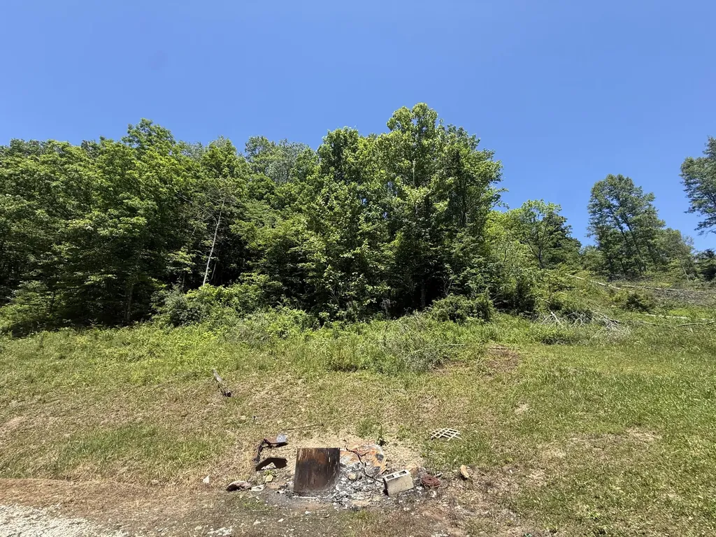 4627 Highway 437 West Liberty KY 41472