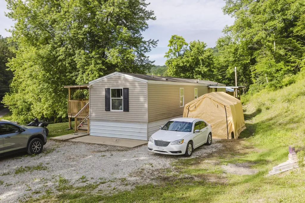4627 Highway 437 West Liberty KY 41472