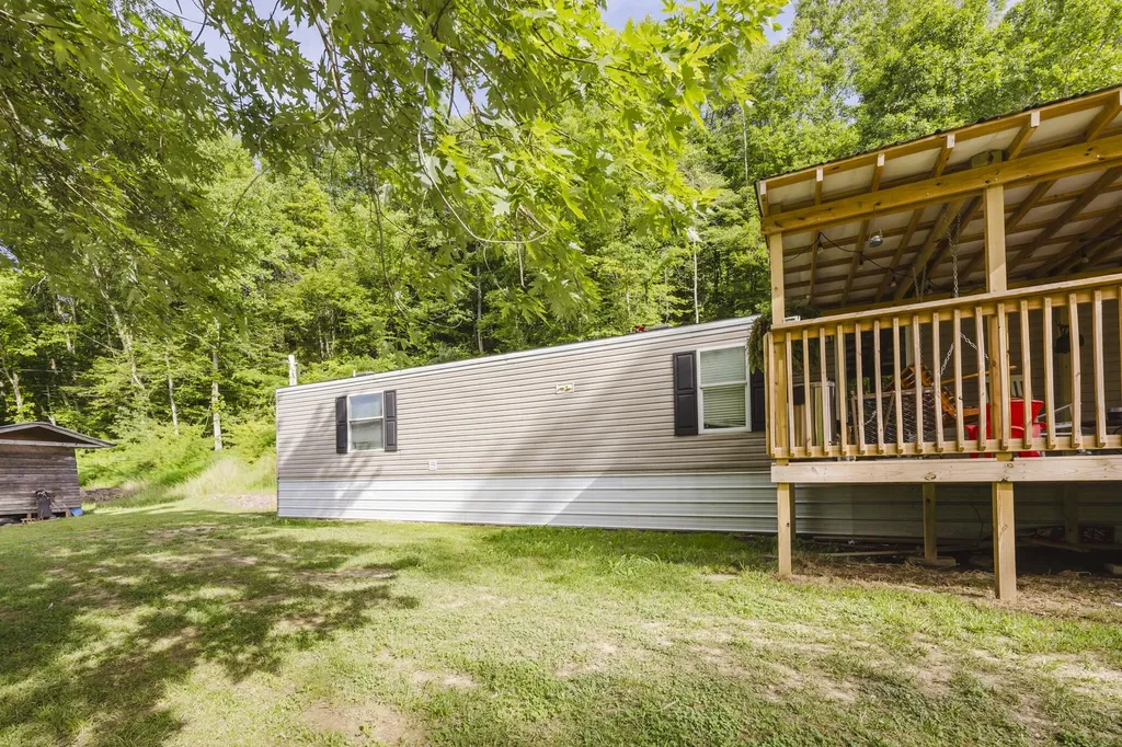 4627 Highway 437 West Liberty KY 41472