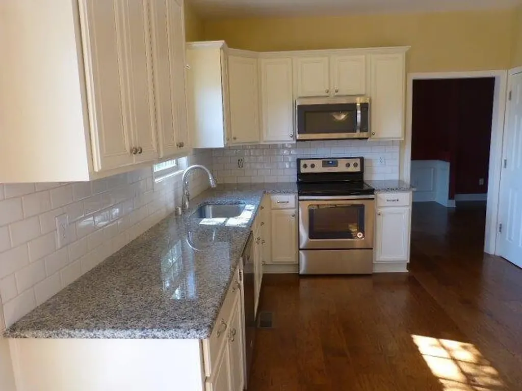 4752 Windstar Way Lexington KY 40515