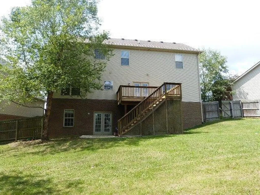 4752 Windstar Way Lexington KY 40515