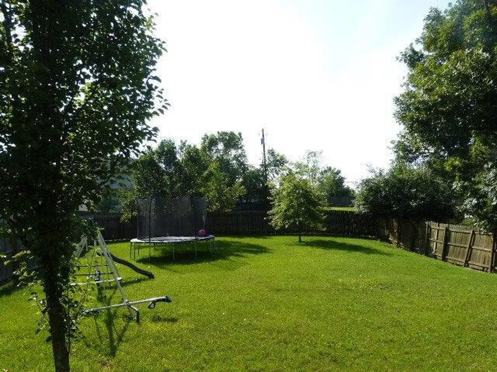 4752 Windstar Way Lexington KY 40515