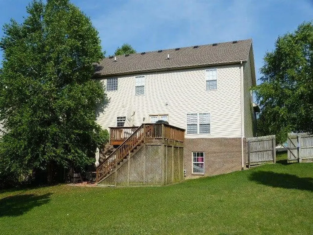 4752 Windstar Way Lexington KY 40515