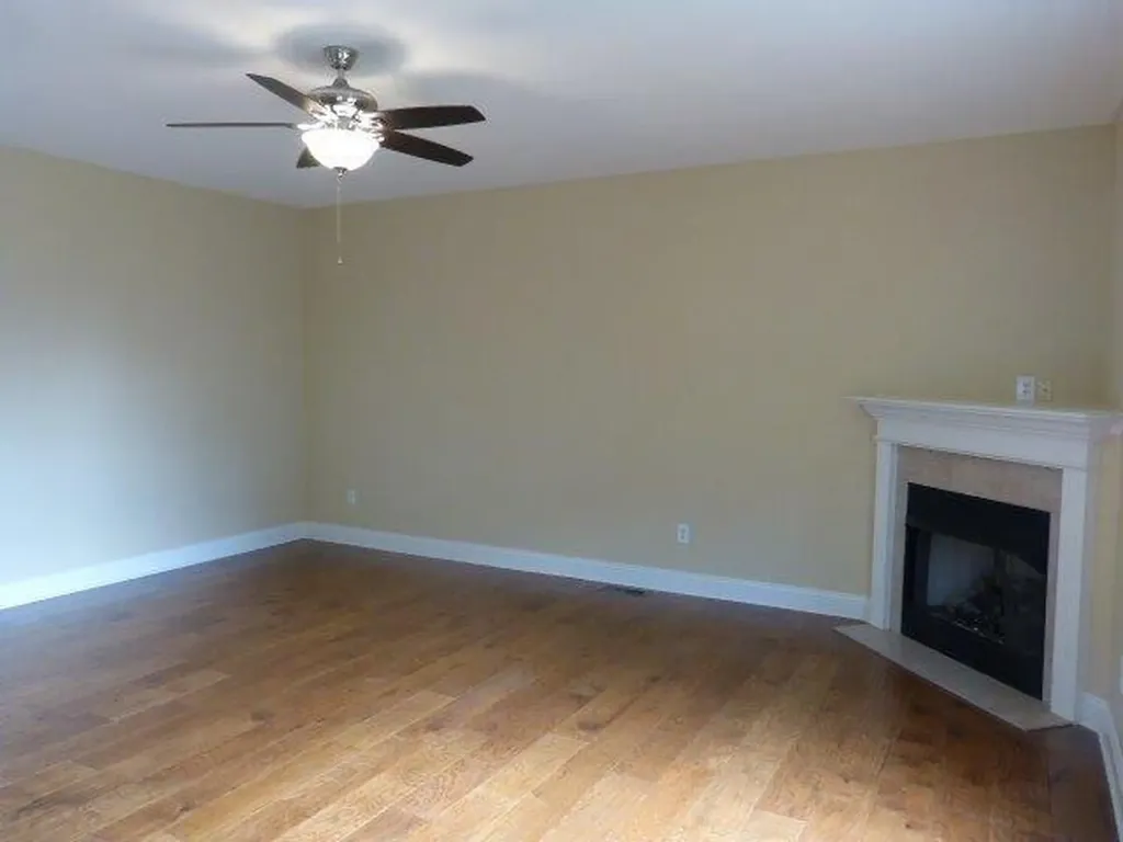 4752 Windstar Way Lexington KY 40515