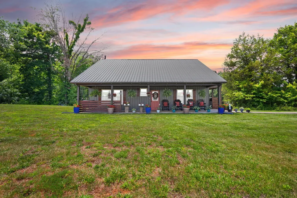 1717 Halltown Road Canmer KY 42722