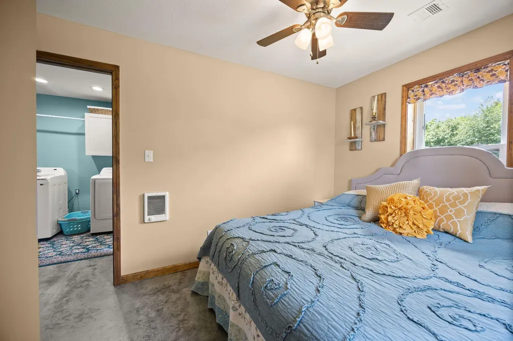 1717 Halltown Road Canmer KY 42722