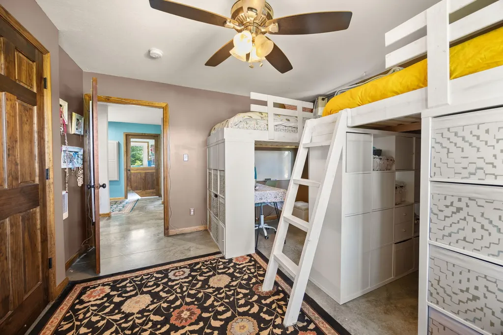 1717 Halltown Road Canmer KY 42722