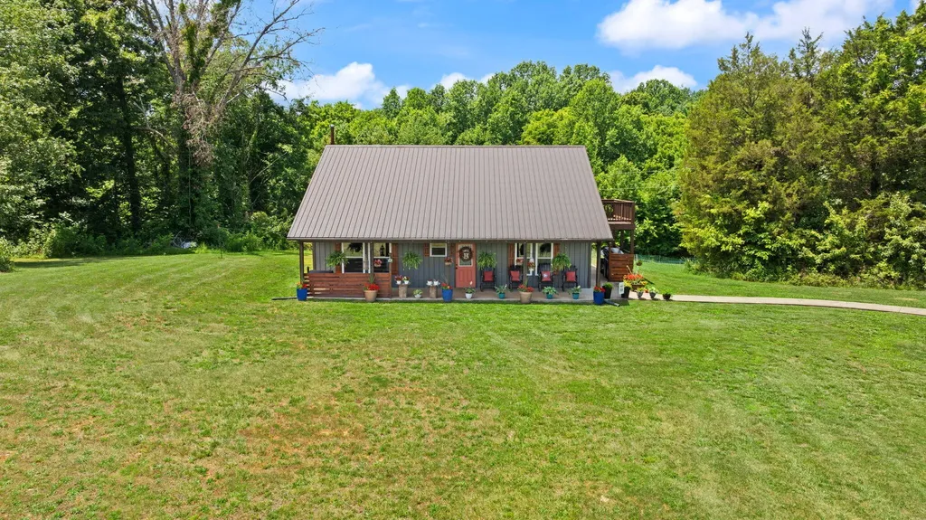 1717 Halltown Road Canmer KY 42722
