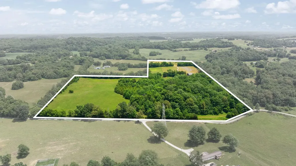 1717 Halltown Road Canmer KY 42722