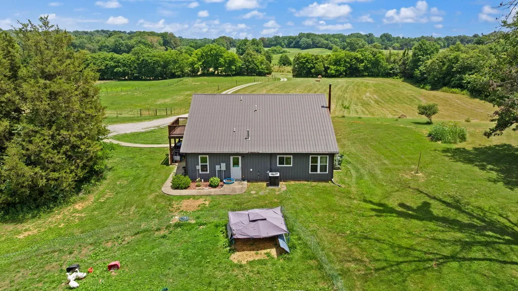 1717 Halltown Road Canmer KY 42722
