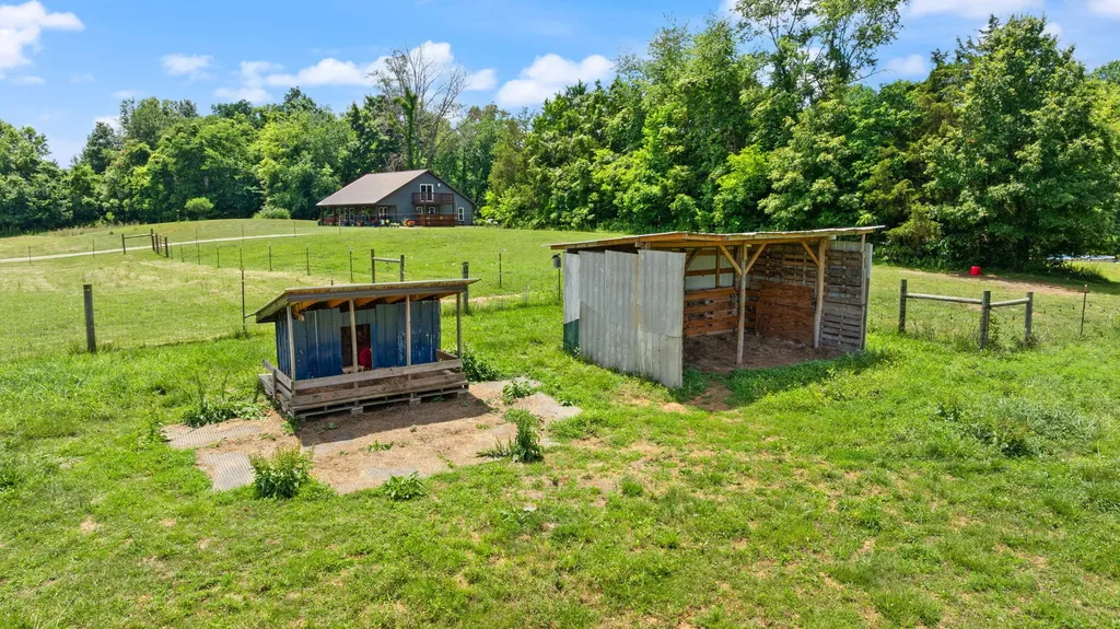 1717 Halltown Road Canmer KY 42722