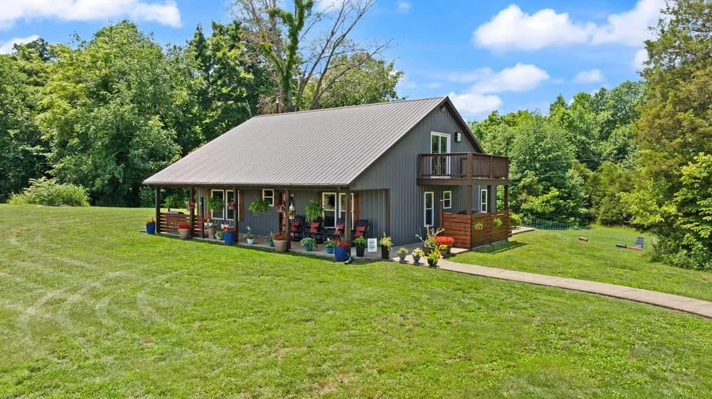 1717 Halltown Road Canmer KY 42722