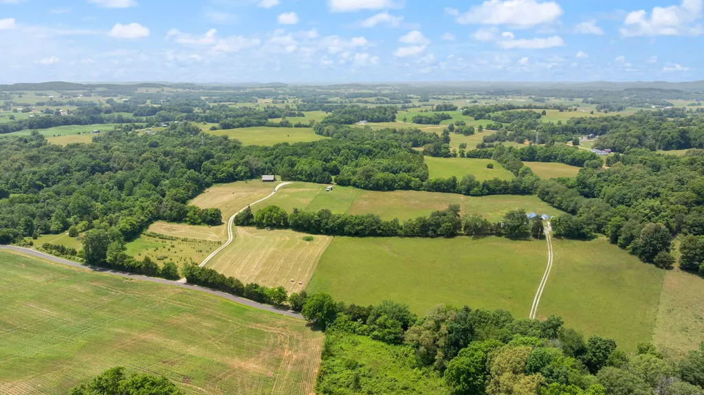 1717 Halltown Road Canmer KY 42722