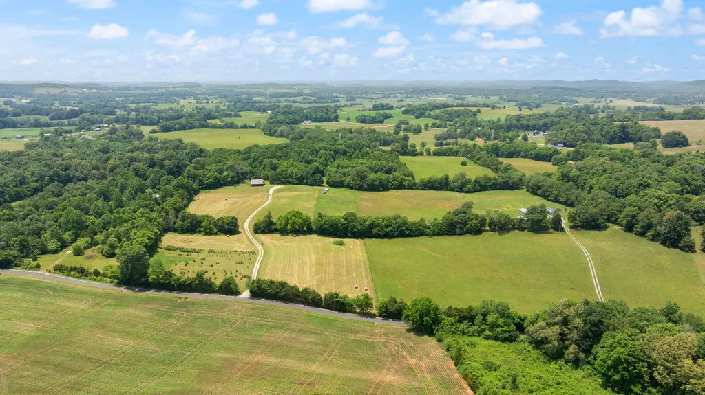 1717 Halltown Road Canmer KY 42722