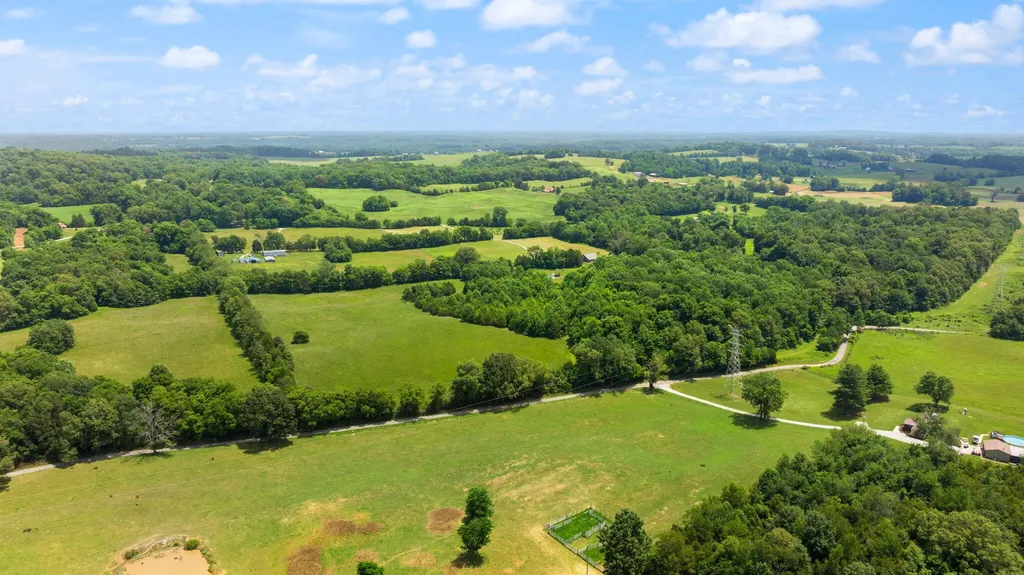 1717 Halltown Road Canmer KY 42722