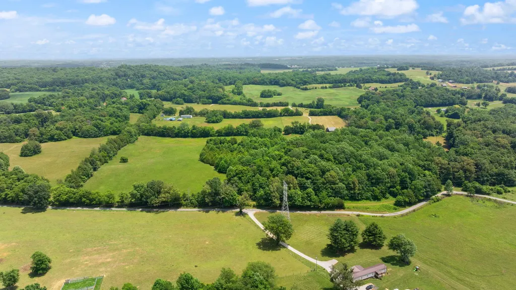 1717 Halltown Road Canmer KY 42722