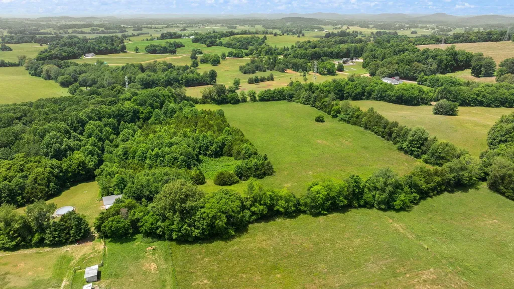 1717 Halltown Road Canmer KY 42722