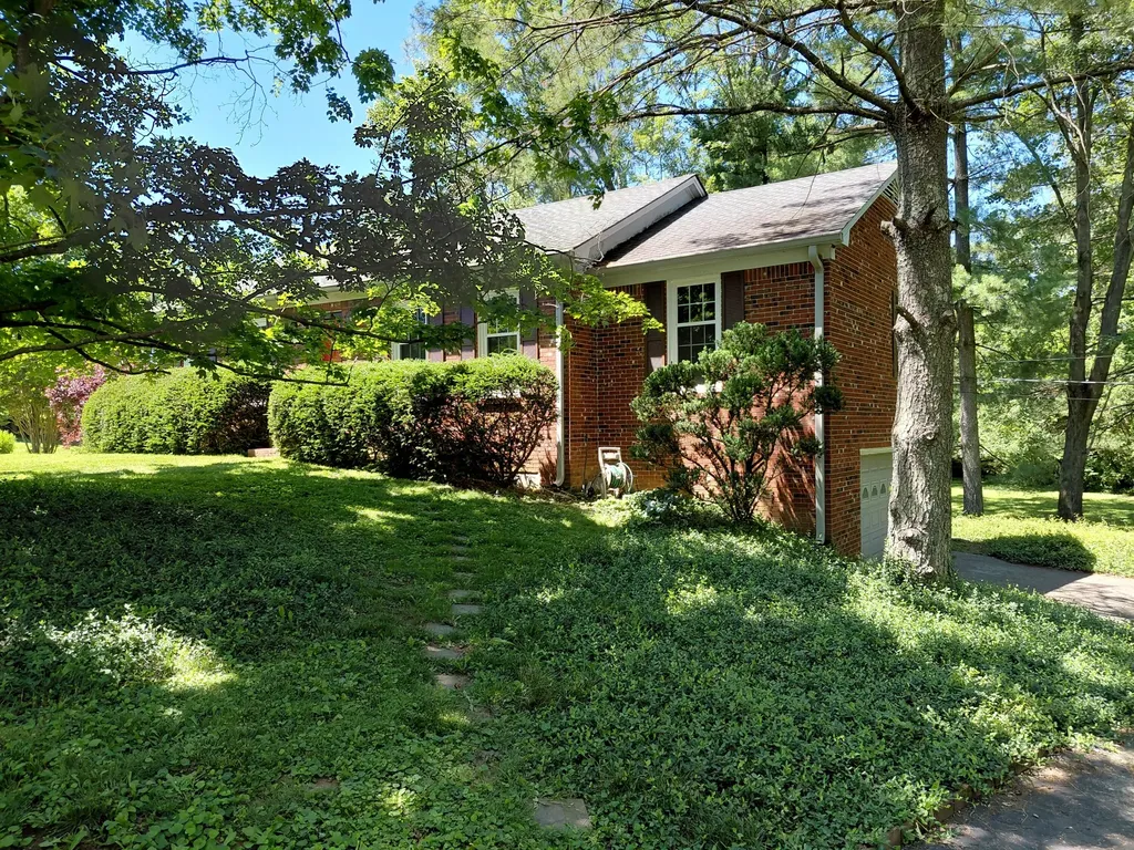 529 Silverbrook Drive Danville KY 40422