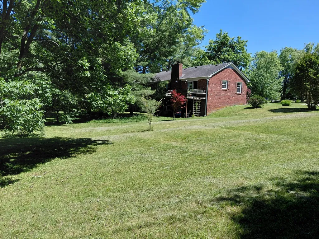 529 Silverbrook Drive Danville KY 40422