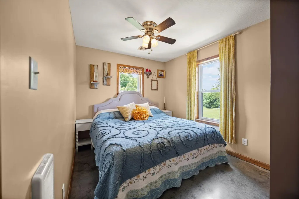 1717 Halltown Road Canmer KY 42722