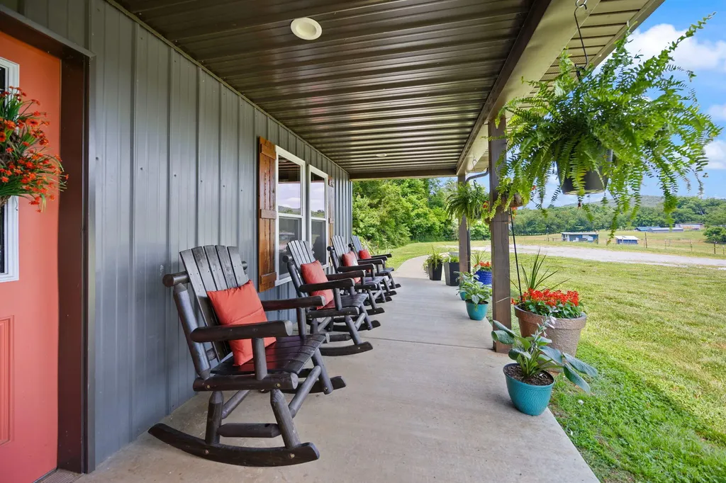1717 Halltown Road Canmer KY 42722