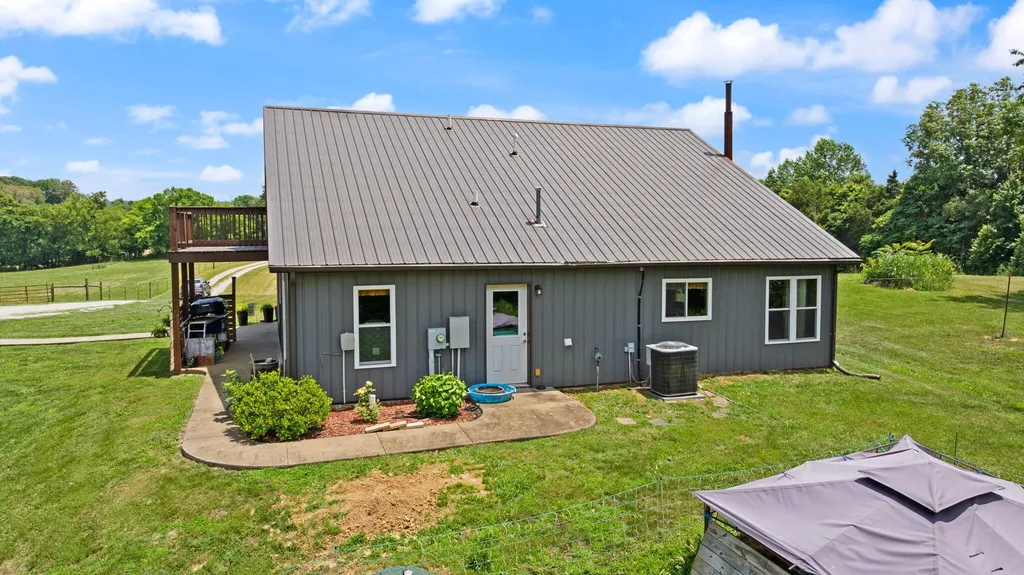 1717 Halltown Road Canmer KY 42722