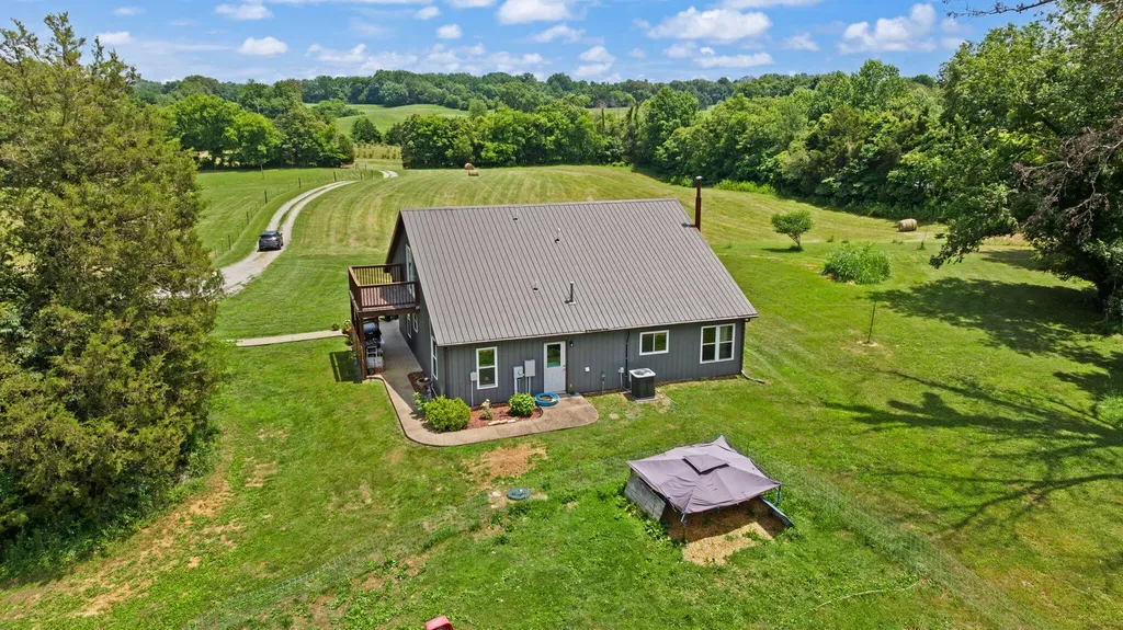 1717 Halltown Road Canmer KY 42722