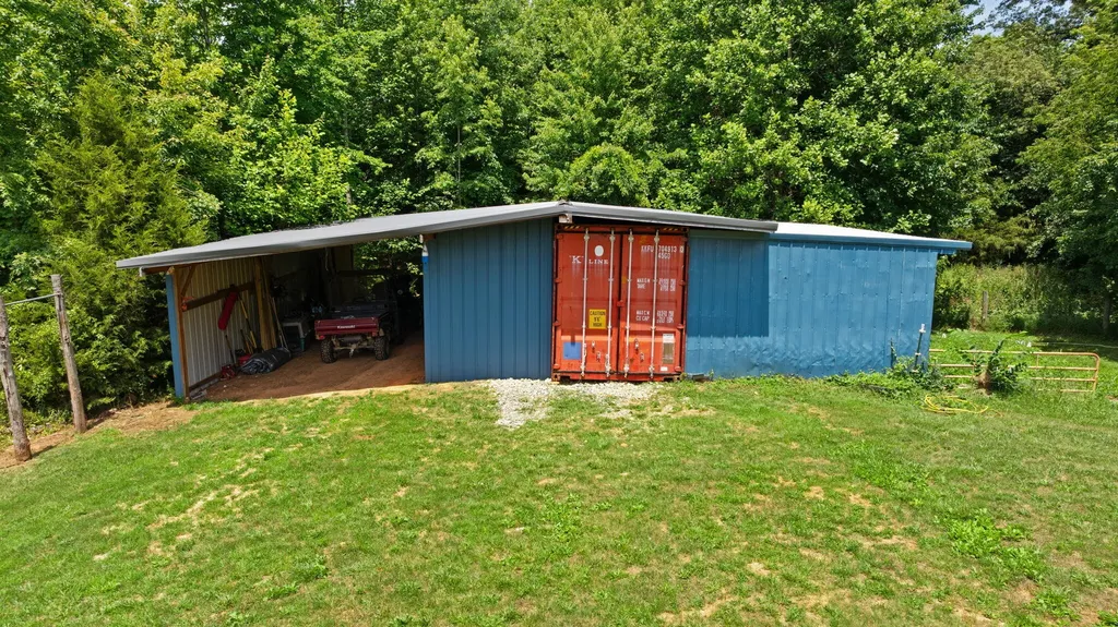 1717 Halltown Road Canmer KY 42722