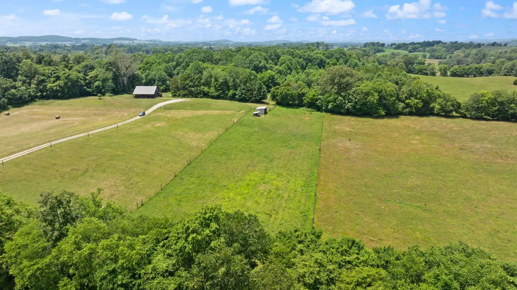 1717 Halltown Road Canmer KY 42722