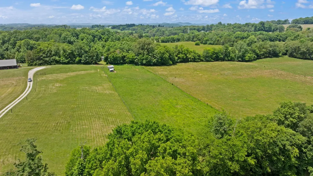 1717 Halltown Road Canmer KY 42722
