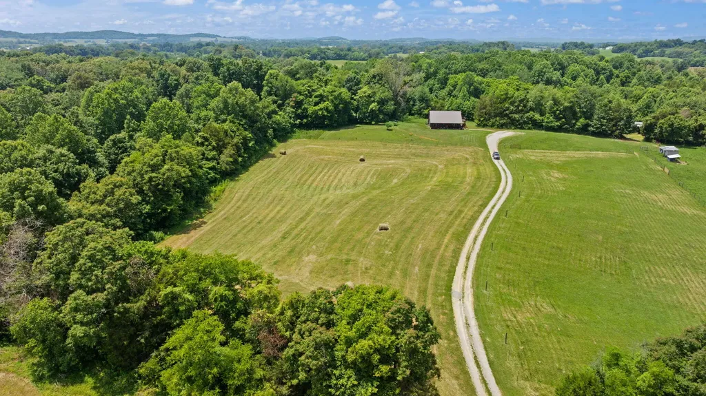 1717 Halltown Road Canmer KY 42722