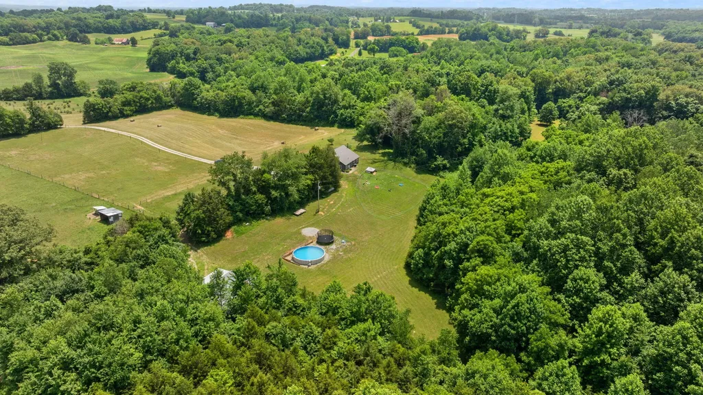 1717 Halltown Road Canmer KY 42722